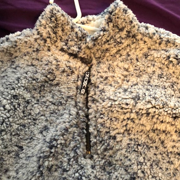 Fuzzy pullover - Picture 2 of 3